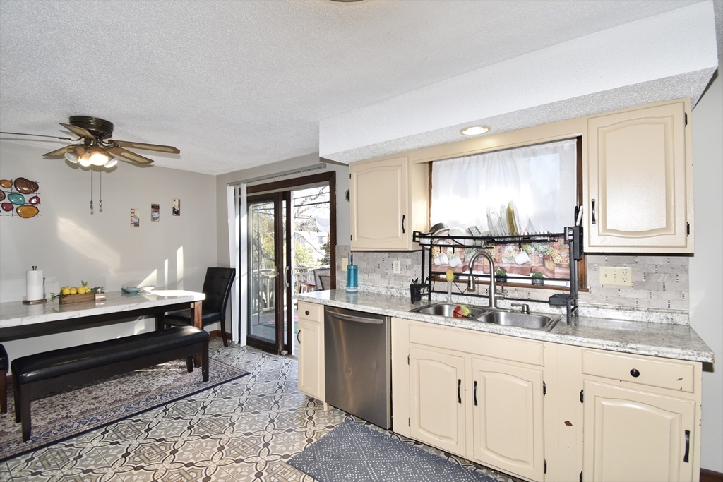 67 Basil Road, Unit 1 Chicopee, MA 01020 - Photo 16 of 26