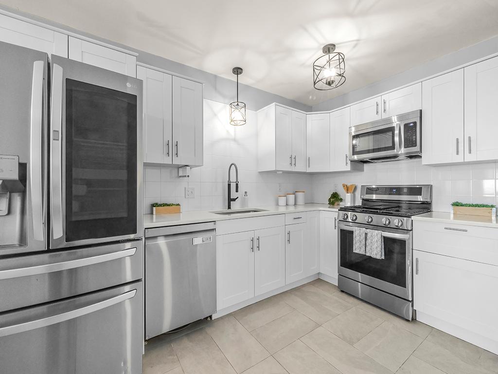 6140 Golden Valley Road Golden Valley, MN 55422 - Photo 3 of 31