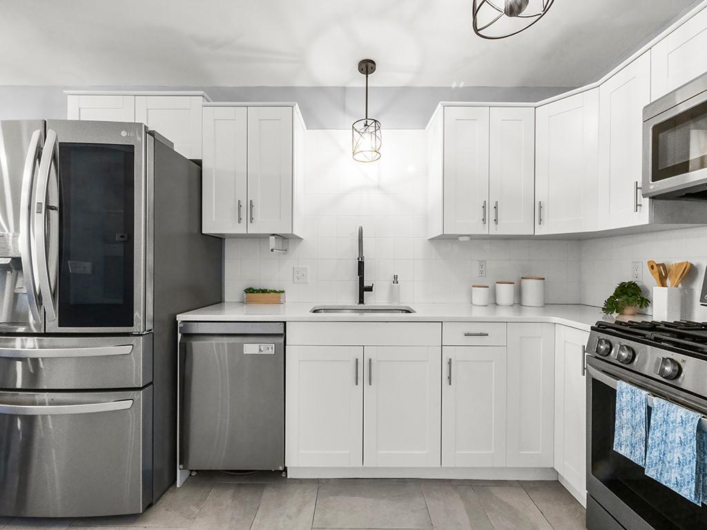 6140 Golden Valley Road Golden Valley, MN 55422 - Photo 5 of 31