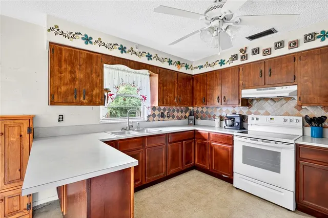 $210,000 | 6226 Southeast 122nd Lane, Belleview, FL 34420