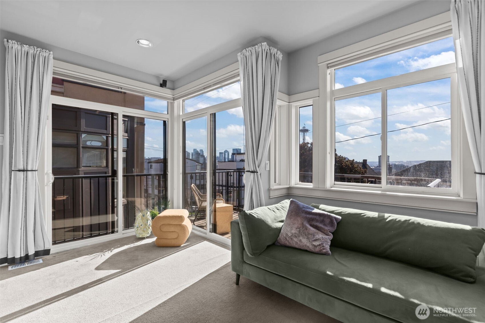 116 Aloha Street, Unit 116 Seattle, WA 98109 - Photo 4 of 28