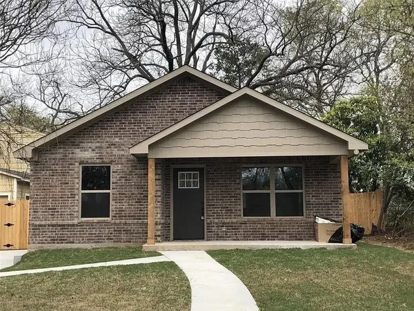 $1,525 | 921 West Day Street, Denison, TX 75020