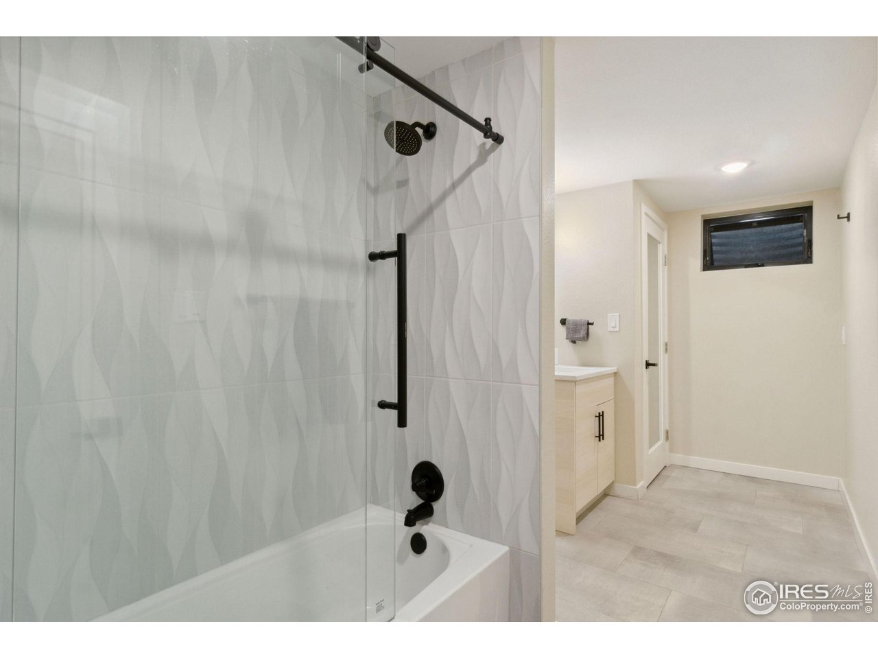 8861 Marathon Road Niwot, CO 80503 - Photo 31 of 40 a picture of a bathroom