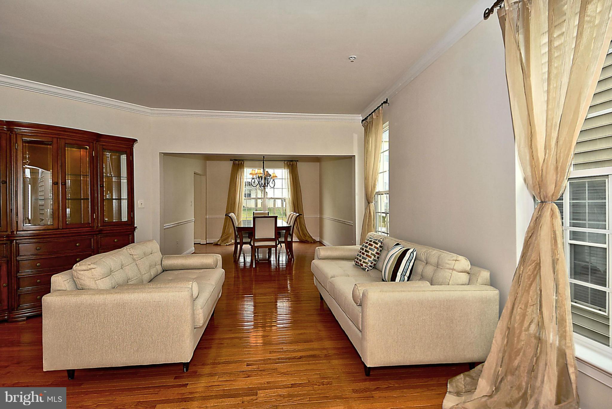 12315 Cypress Spring Road Clarksburg, MD 20871 - Photo 4 of 29 Living Room with Hardwood Floors