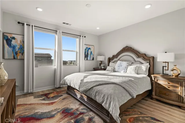 $1,290,000 | 202 Keeper, Irvine, CA 92618