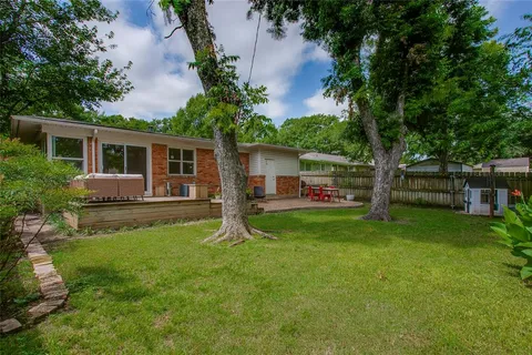 $395,000 | 2627 West 10th Street, Dallas, TX 75211