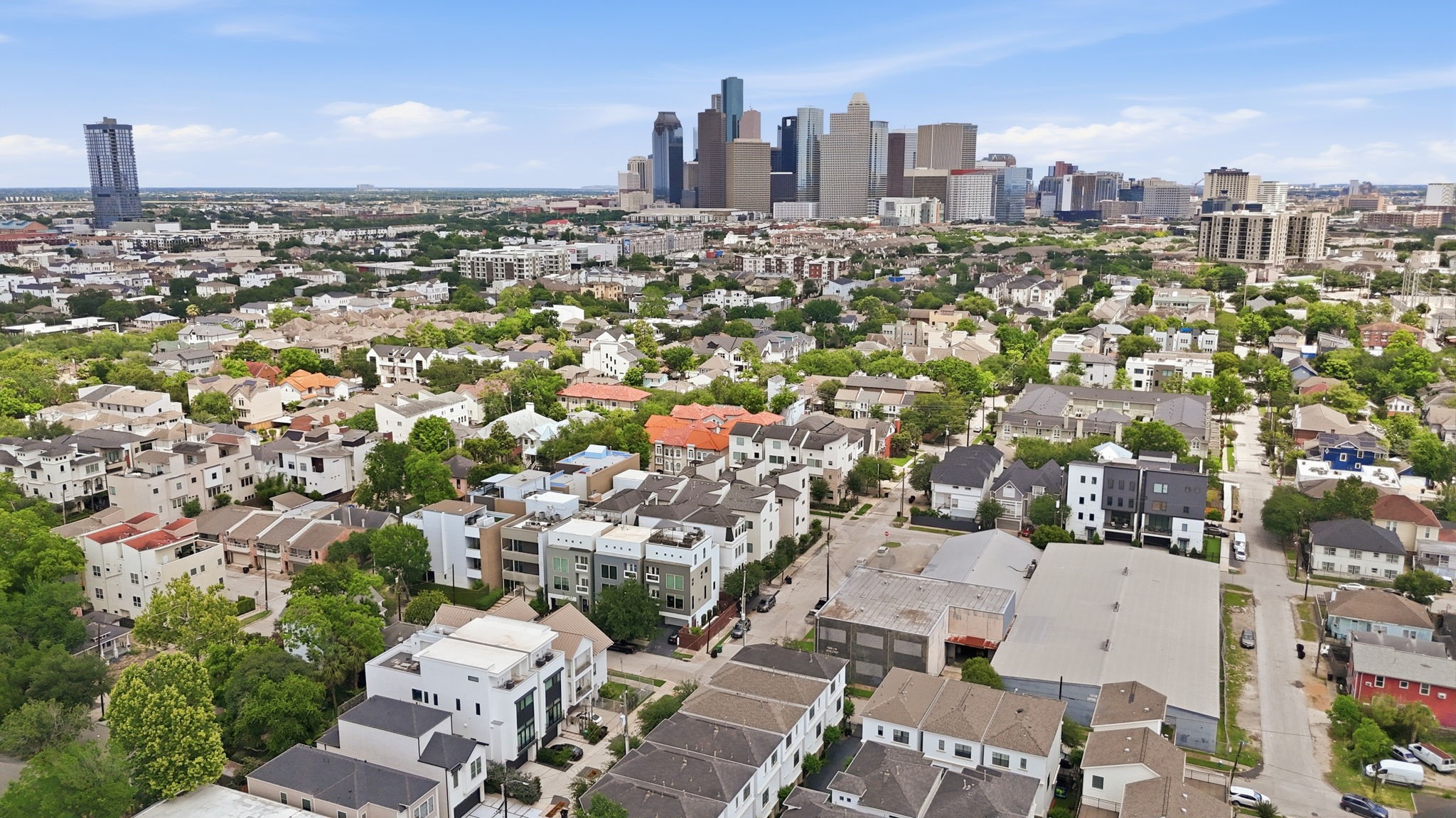 911 West Drew Street Houston, TX 77006 - Photo 37 of 44 an aerial view of a city with lots of residential buildings
