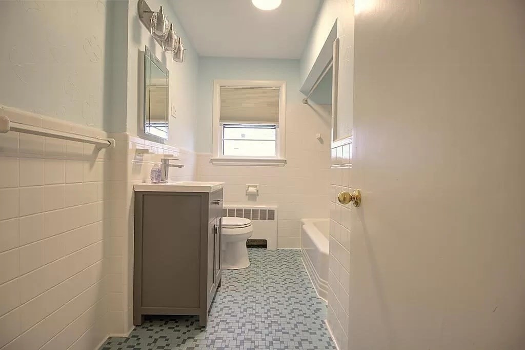 282 Common Street Watertown, MA 02472 - Photo 9 of 15 Gallery Image 9