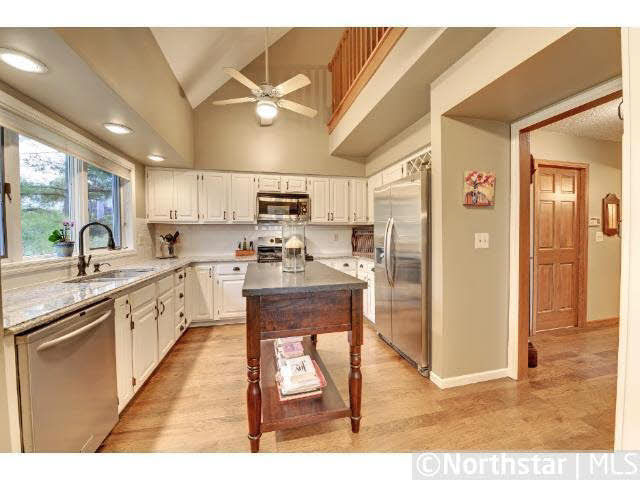 1561 Hollybrook Road Wayzata, MN 55391 - Photo 9 of 13 Gallery Image 9