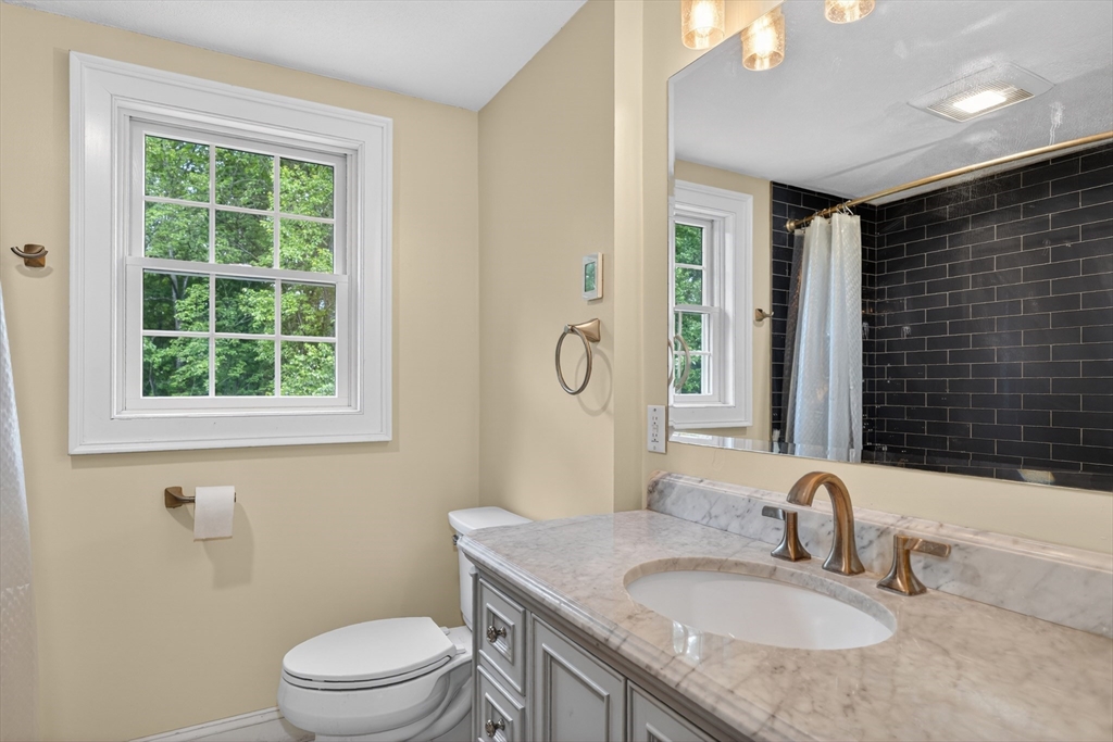 10 Virginia Road Tyngsborough, MA 01879 - Photo 17 of 38