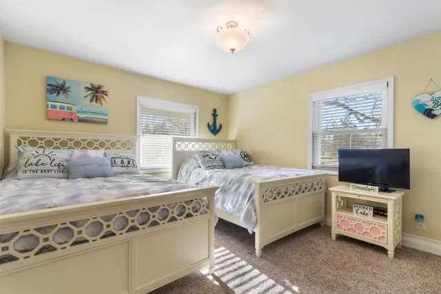 $669,000 | 501 Sue Ann Drive, Lake Geneva, WI 53147