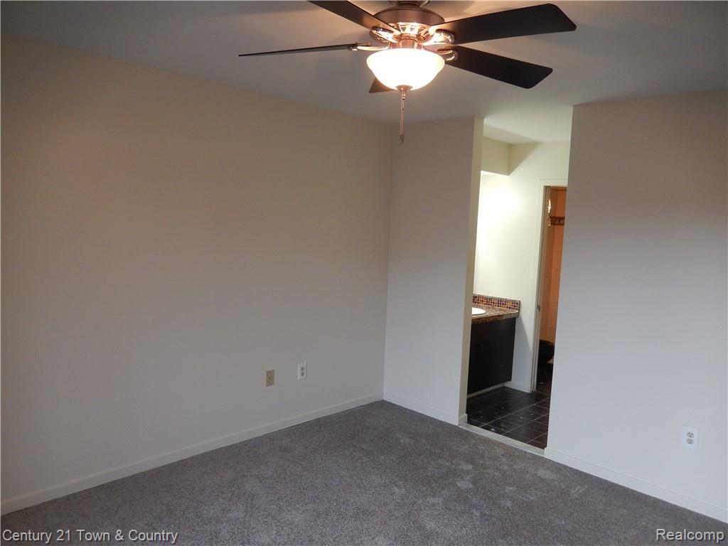 696 Charing Court, Unit 186 Rochester, MI 48307 - Photo 36 of 56 DSCN2181.JPG
