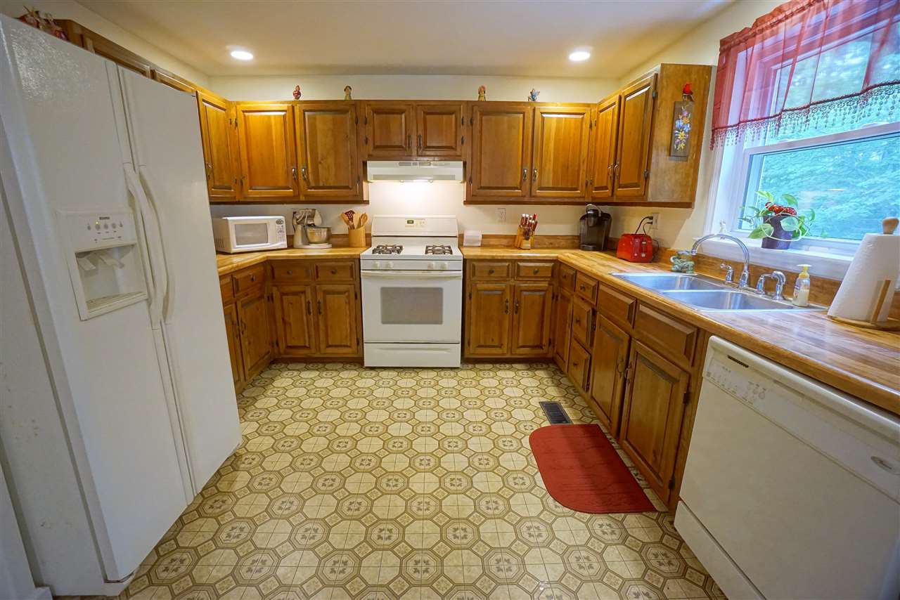 640 River Road Weare, NH 03281 - Photo 9 of 37 Gallery Image 9