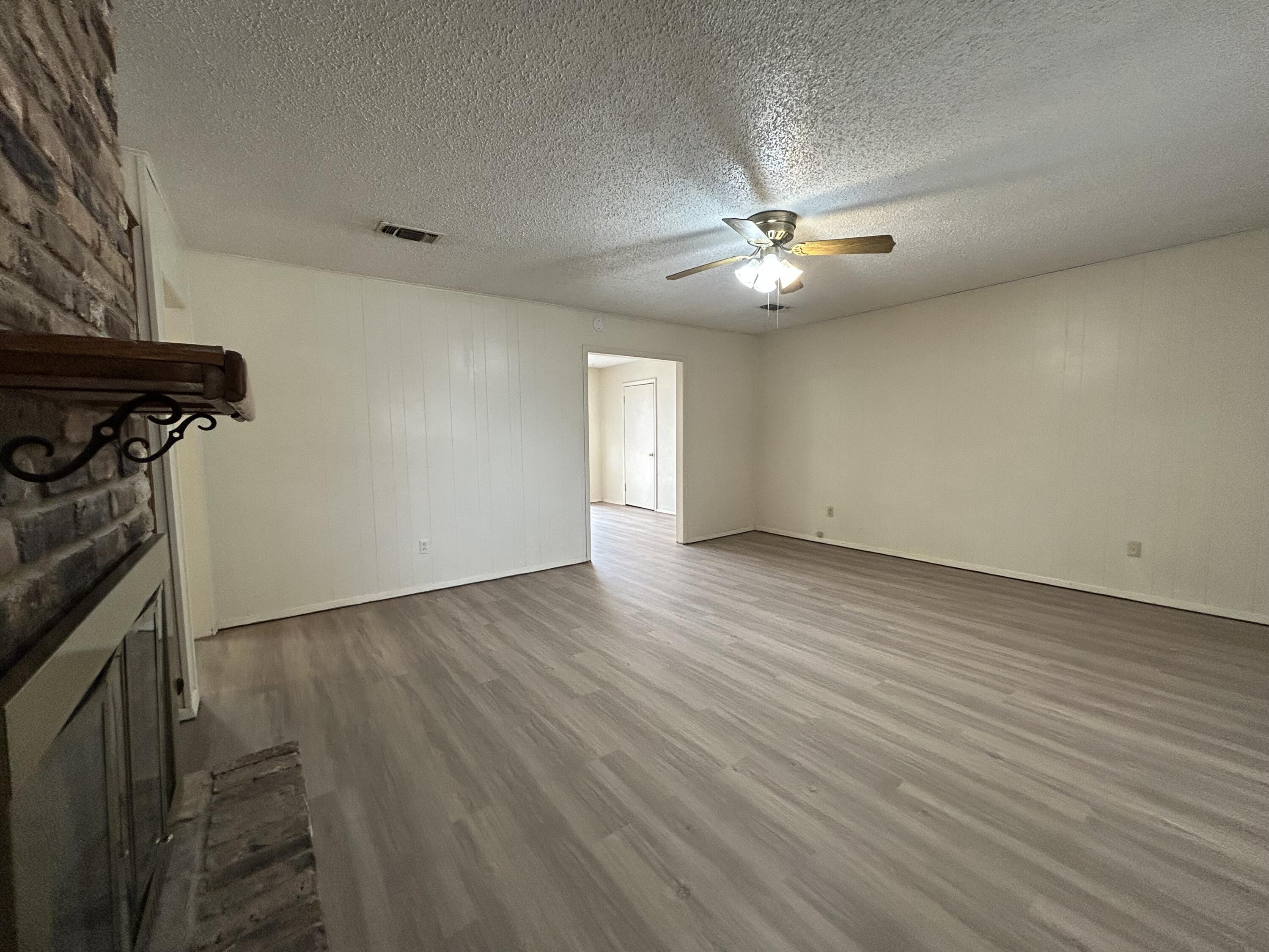 4303 52nd Street, Unit B Lubbock, TX 79413 - Photo 3 of 11 3