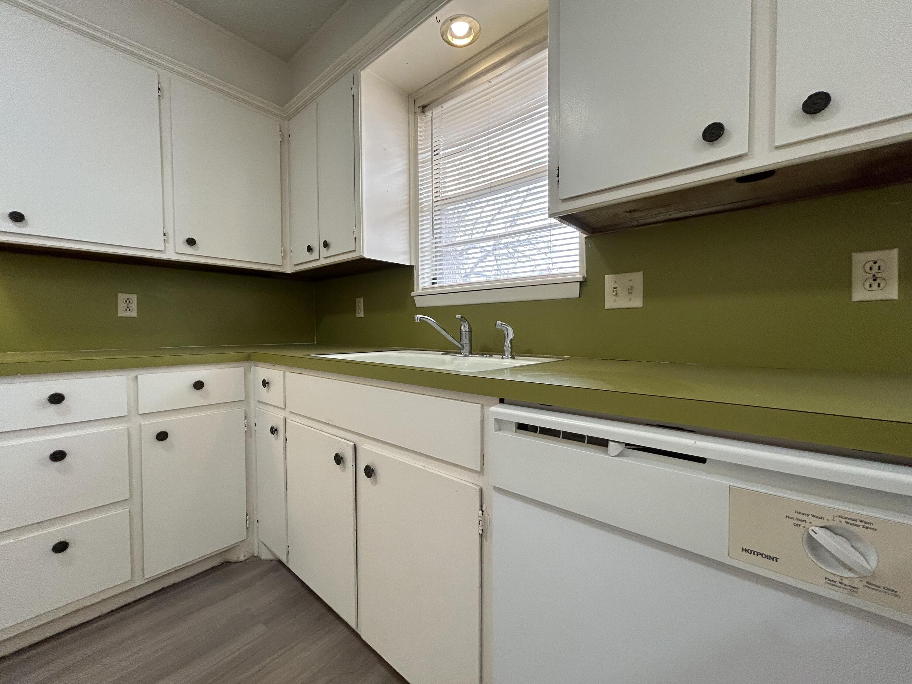 4303 52nd Street, Unit B Lubbock, TX 79413 - Photo 5 of 11 5