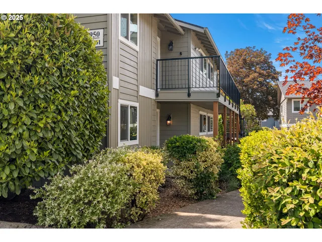 $235,000 | 1950 Northwest 143rd Avenue, Unit 101, Portland, OR 97229