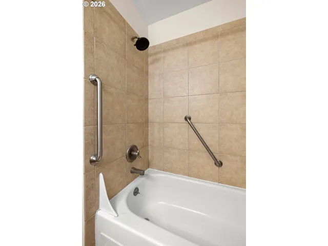 $235,000 | 1950 Northwest 143rd Avenue, Unit 101, Portland, OR 97229