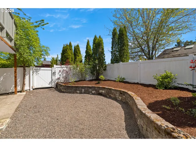 $235,000 | 1950 Northwest 143rd Avenue, Unit 101, Portland, OR 97229