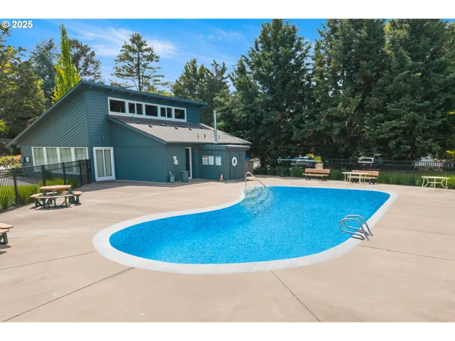 $235,000 | 1950 Northwest 143rd Avenue, Unit 101, Portland, OR 97229