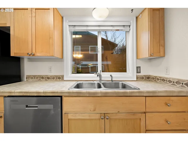 $235,000 | 1950 Northwest 143rd Avenue, Unit 101, Portland, OR 97229