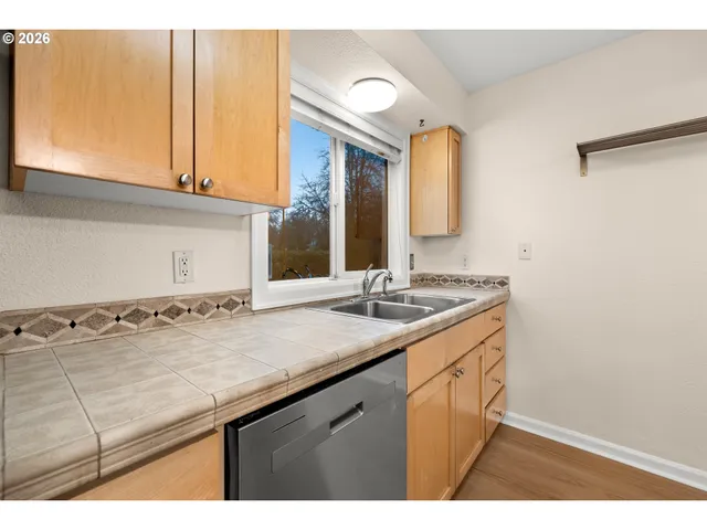 $235,000 | 1950 Northwest 143rd Avenue, Unit 101, Portland, OR 97229