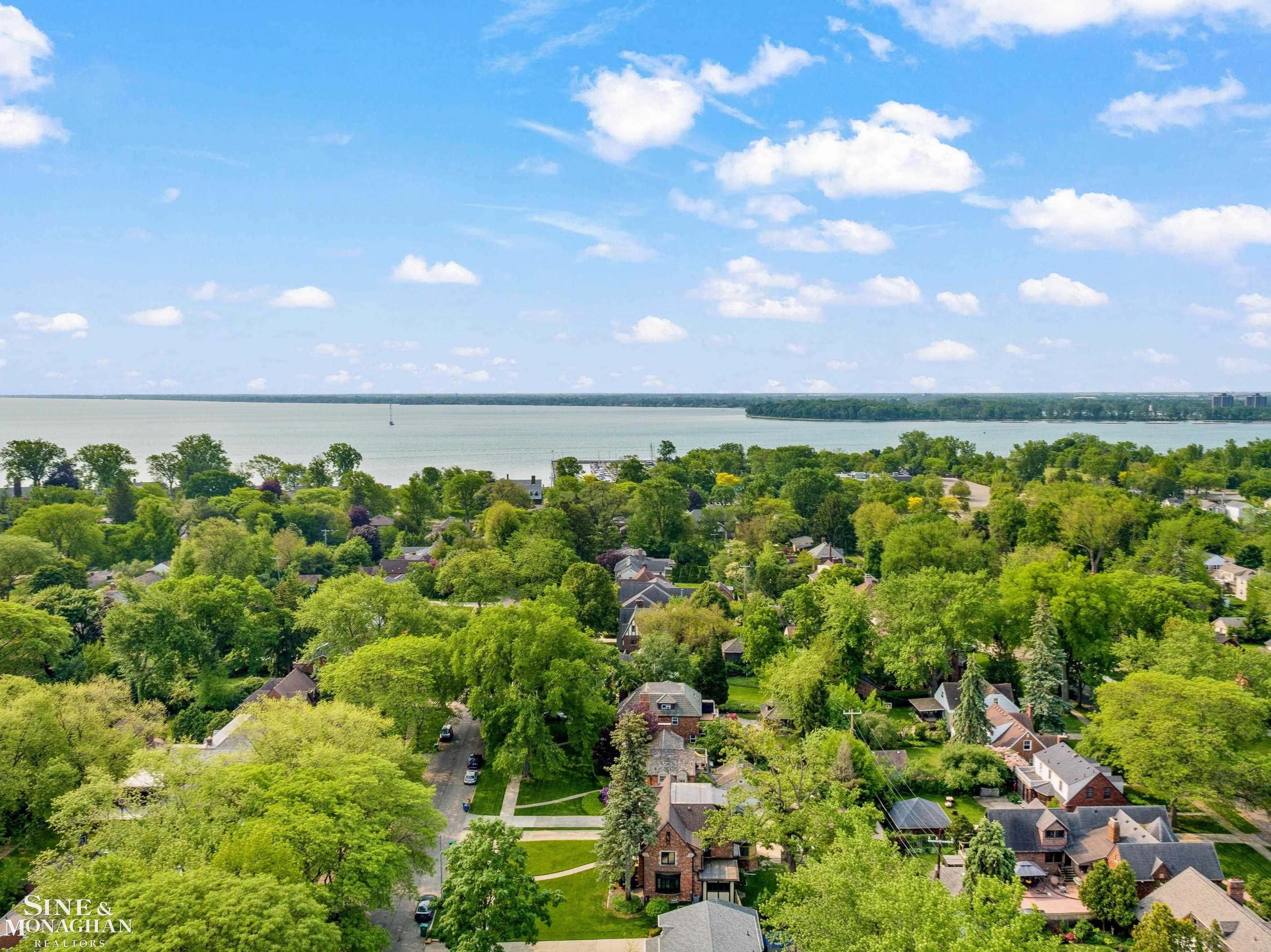 644 Pemberton Road Grosse Pointe, MI 48230 - Photo 35 of 43 50177874-a8add8b6-73ab-4f34-b483-8fbdd6d05b35.JPG