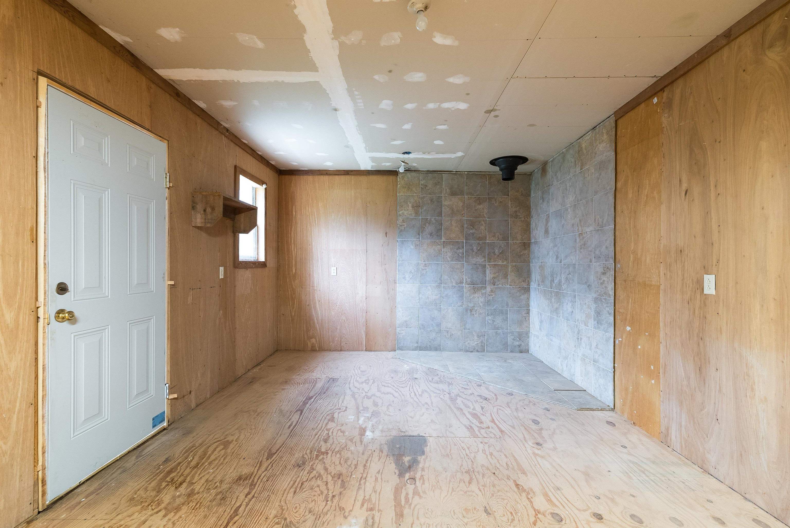 598 Broadhead School Road Greenville, VA 24440 - Photo 50 of 55 a view of hallway with wooden floor