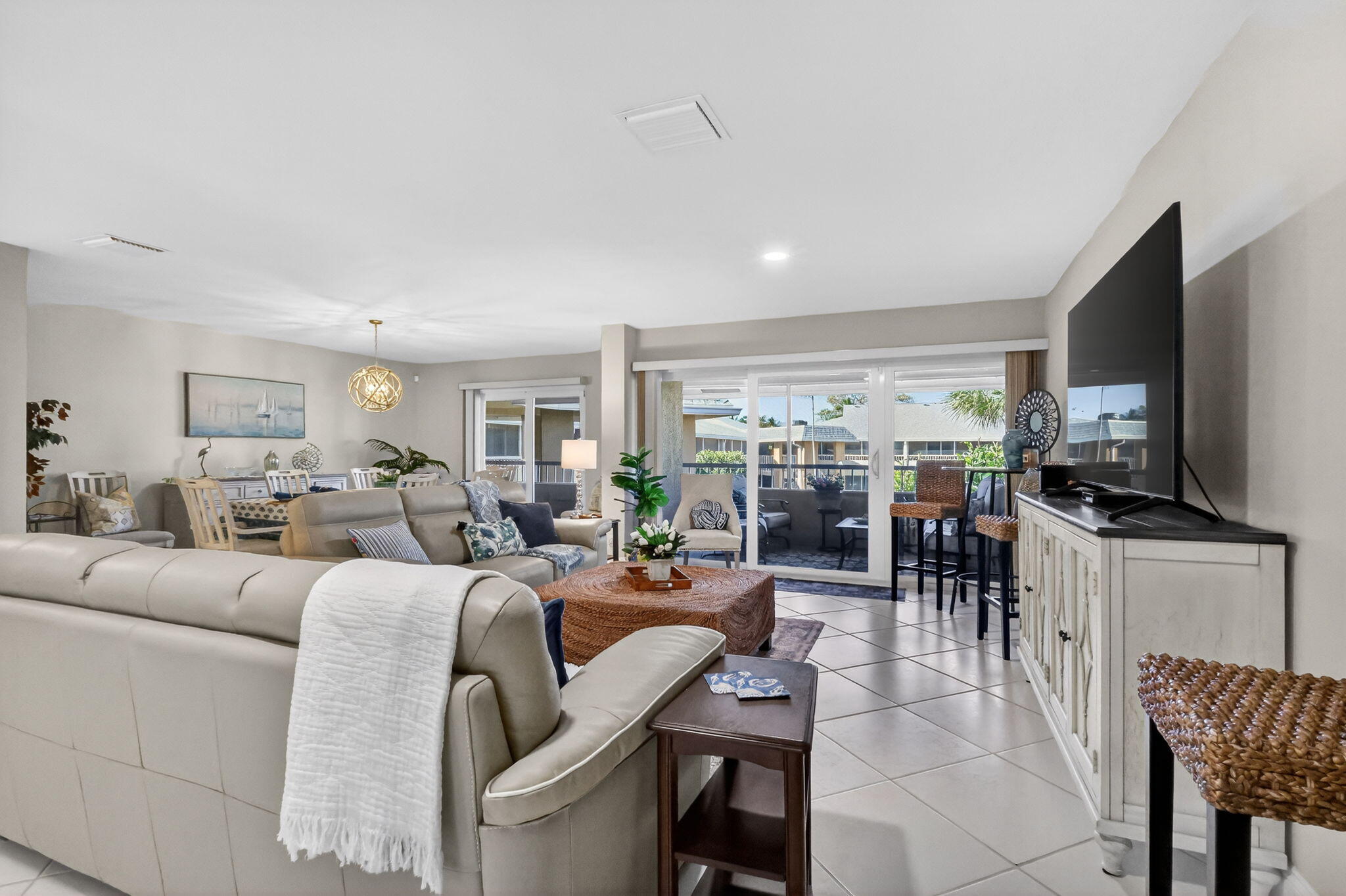 1100 Surf Road, Unit 201 Singer Island, FL 33404 - Photo 12 of 63 Living area