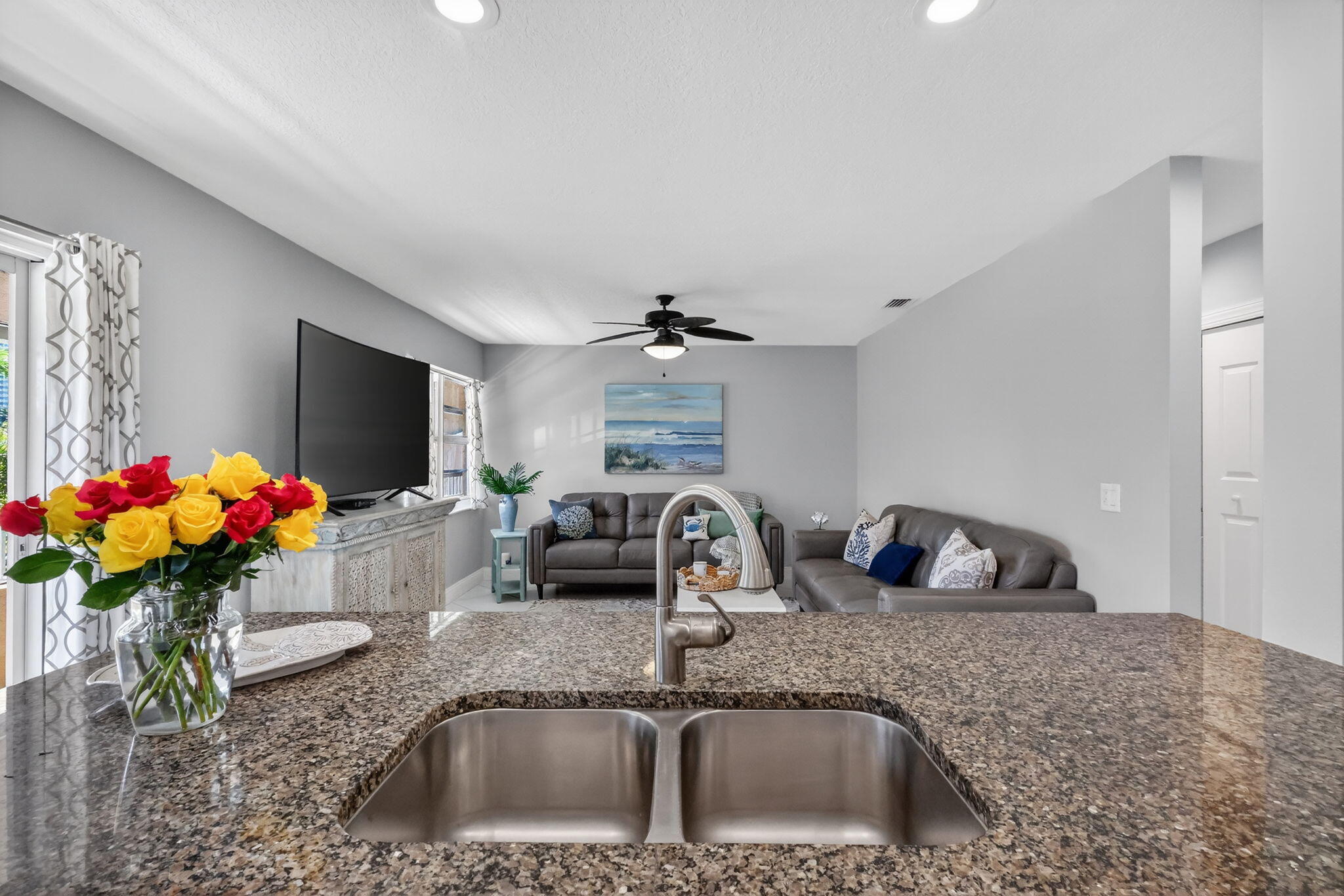 1100 Surf Road, Unit 201 Singer Island, FL 33404 - Photo 32 of 63 Family Room /Den