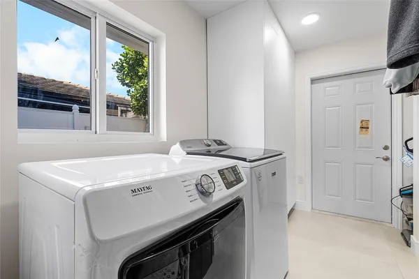 $1,200,000 | 2233 Northeast 30th Court, Lighthouse Point, FL 33064