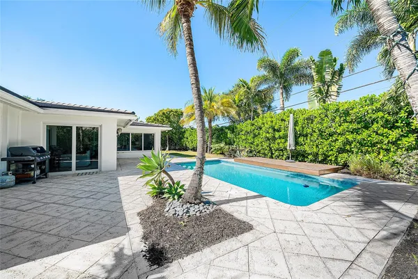 $1,200,000 | 2233 Northeast 30th Court, Lighthouse Point, FL 33064