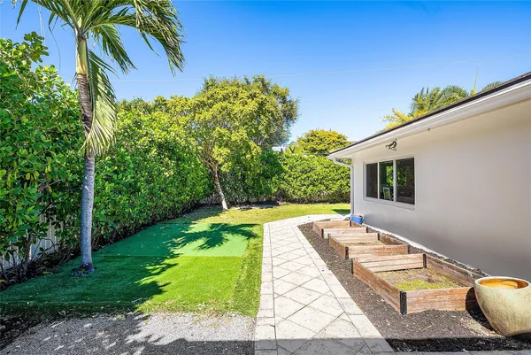 $1,200,000 | 2233 Northeast 30th Court, Lighthouse Point, FL 33064