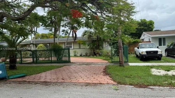 $690,000 | 6081 Southwest 109th Court, Miami, FL 33173