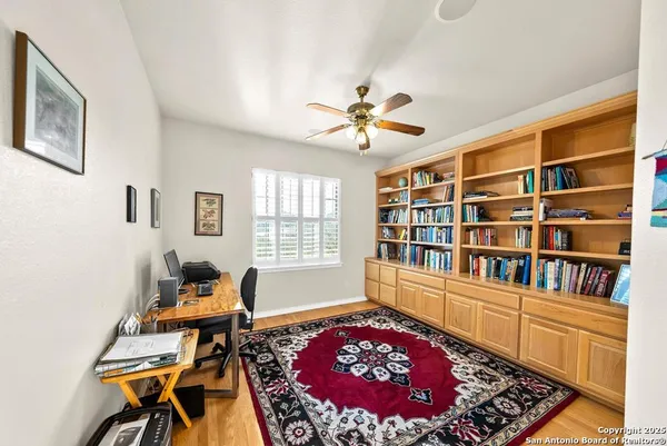a view of a livingroom with furniture