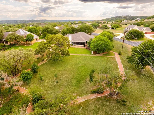$785,000 | 100 Glen Lakes Court West, Ingram, TX 78025