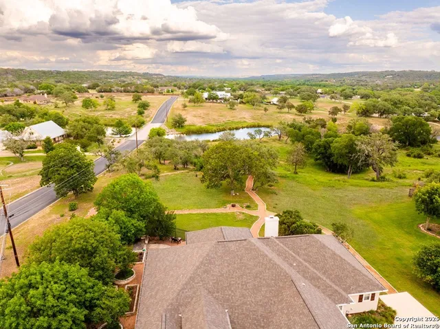 $785,000 | 100 Glen Lakes Court West, Ingram, TX 78025