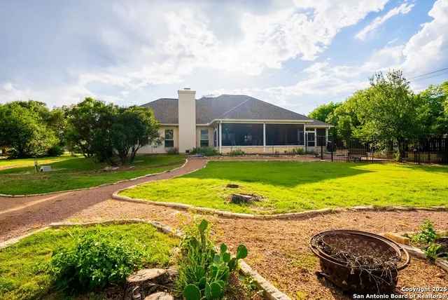 $785,000 | 100 Glen Lakes Court West, Ingram, TX 78025