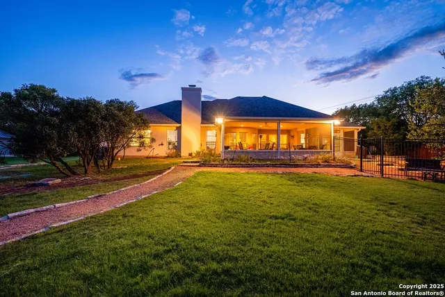 $785,000 | 100 Glen Lakes Court West, Ingram, TX 78025