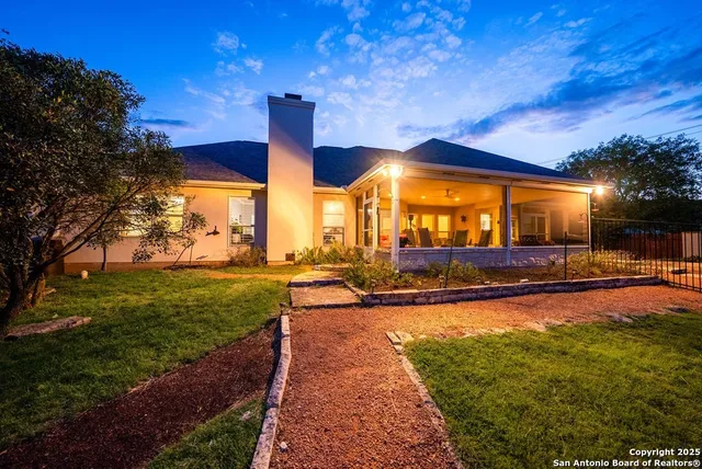 $785,000 | 100 Glen Lakes Court West, Ingram, TX 78025