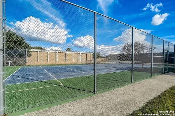 $785,000 | 100 Glen Lakes Court West, Ingram, TX 78025