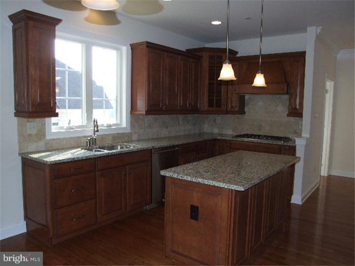 136 North Hillcrest Road Springfield, PA 19064 - Photo 3 of 15 Kitchen