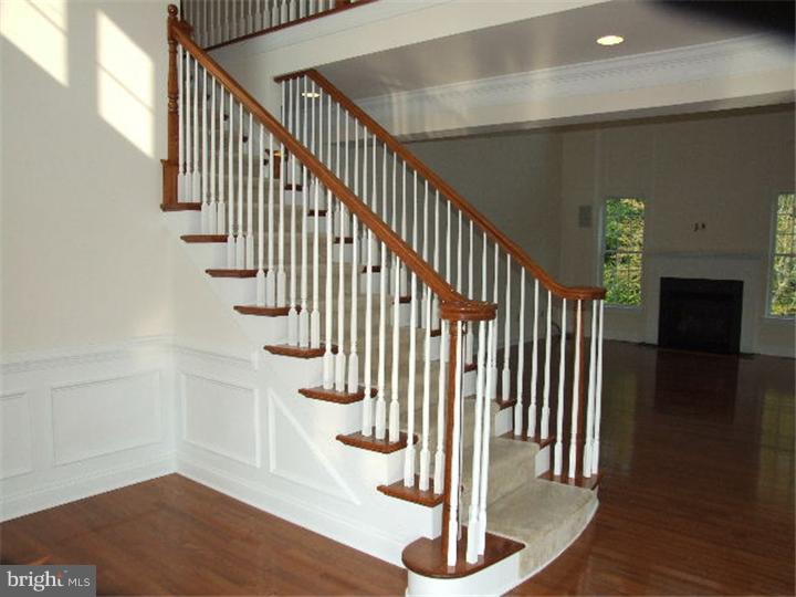 136 North Hillcrest Road Springfield, PA 19064 - Photo 5 of 15 Foyer