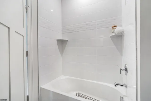 $5,150 | 501 South Avenue, Unit 216, Garwood, NJ 07027