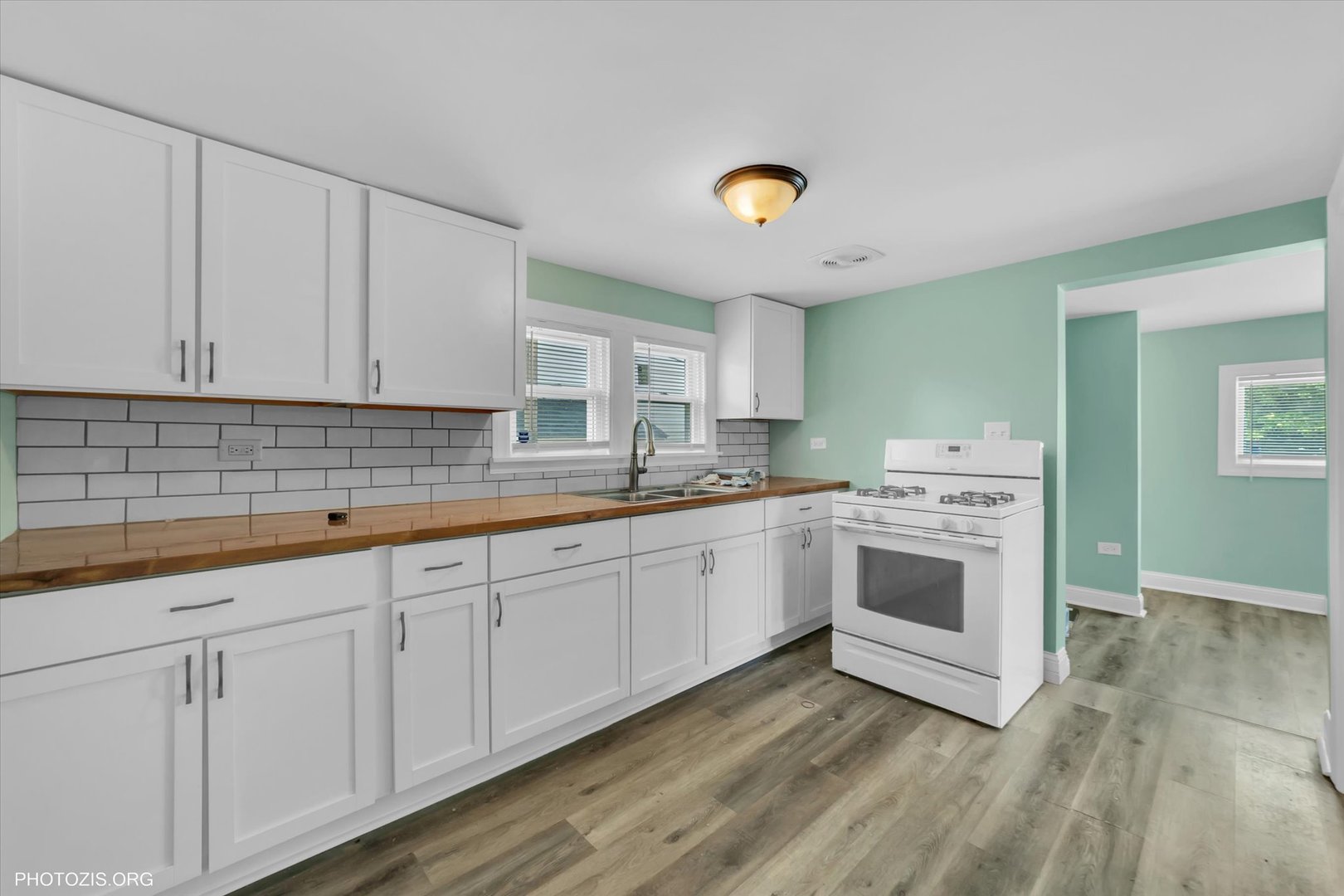 10002 South Torrence Avenue Chicago, IL 60617 - Photo 5 of 46