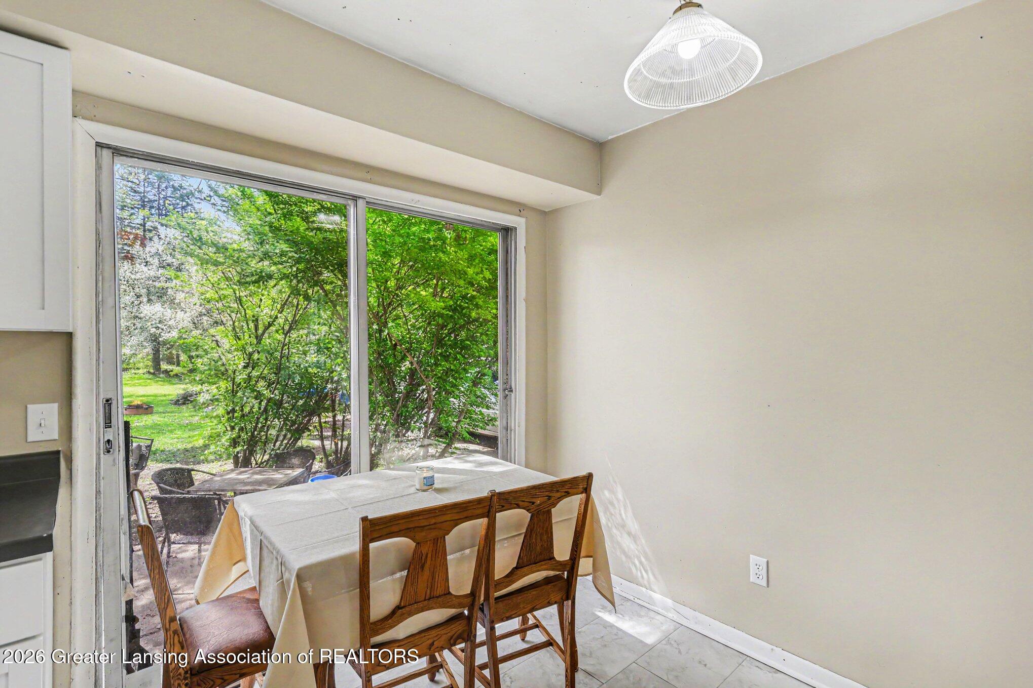 4920 Ballard Road Lansing, MI 48911 - Photo 7 of 26 007_file_4859