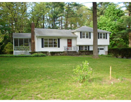 18 Hickory Road Sudbury, MA 01776 - Photo 1 of 20 Gallery Image 1