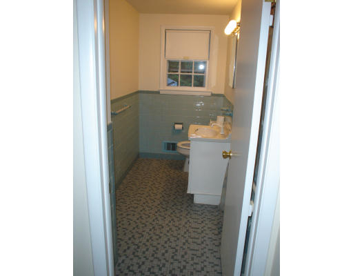 18 Hickory Road Sudbury, MA 01776 - Photo 15 of 20 Gallery Image 15