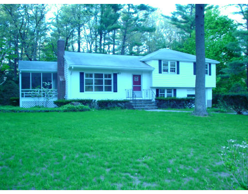 18 Hickory Road Sudbury, MA 01776 - Photo 4 of 20 Gallery Image 4