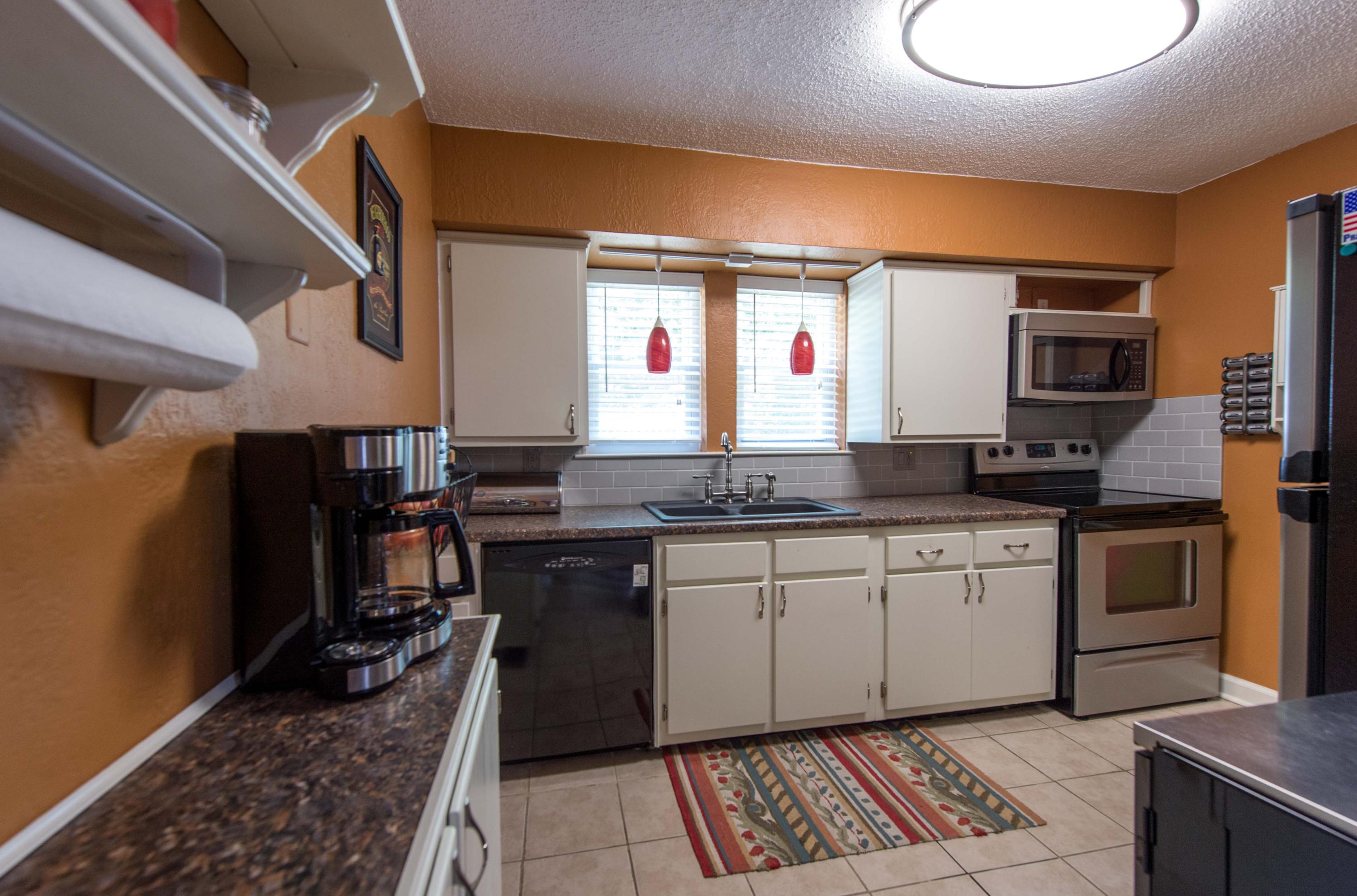 6348 Fairview Road Hixson, TN 37343 - Photo 4 of 22 _MG11546