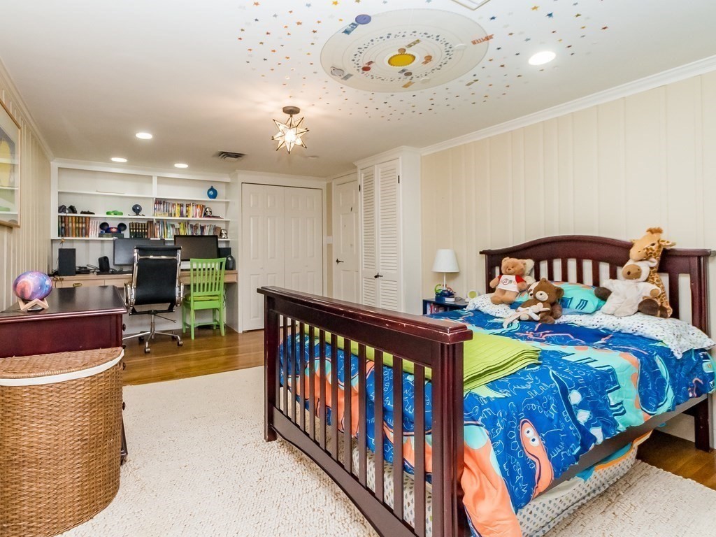 146 Arnold Road Newton, MA 02459 - Photo 20 of 42 Gallery Image 20